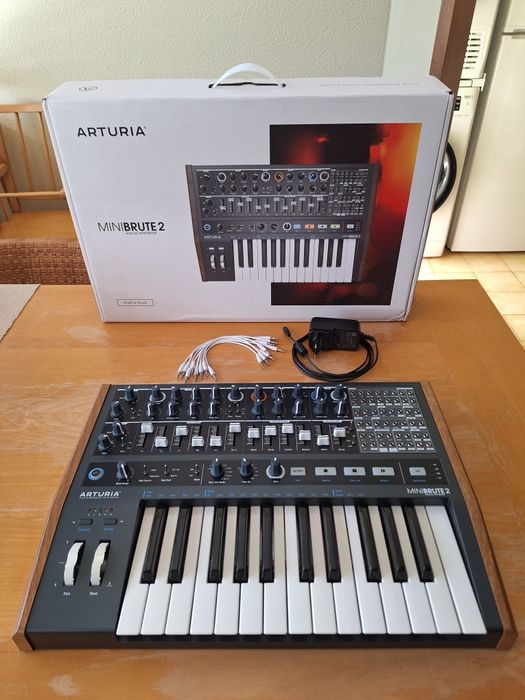 Arturia Minibrute 2 como novo - NEGOCIÁVEL