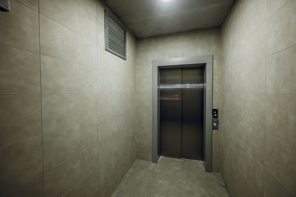 Паркінг продаж Варшавський 3