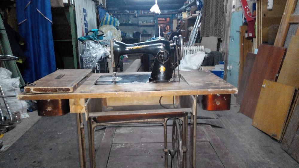 Швейная машина ПМЗ им. Калинина с тумбой и без тумбы