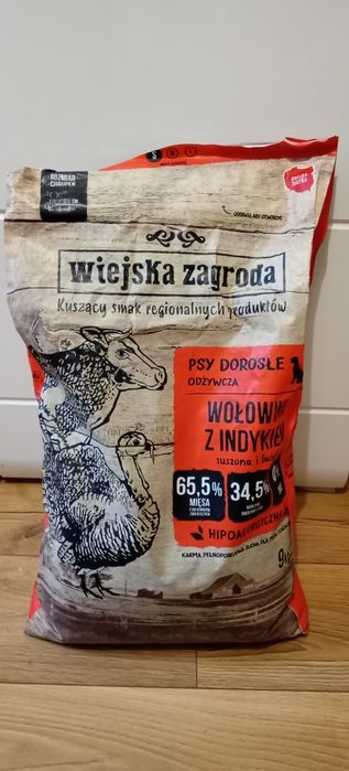 Wiejska zagroda dla małych psów dorosłych