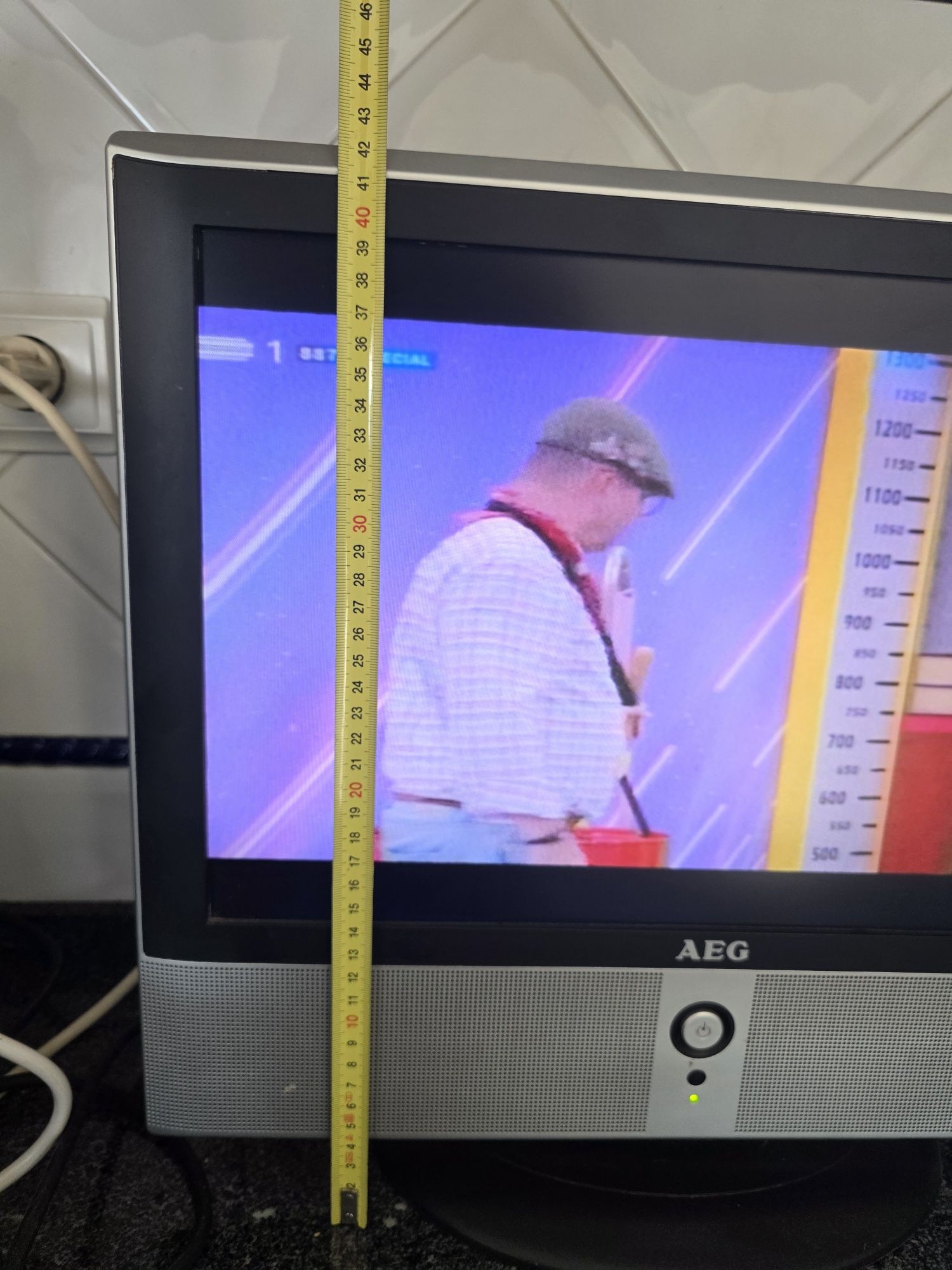 Tv lcd AEG a funcionar