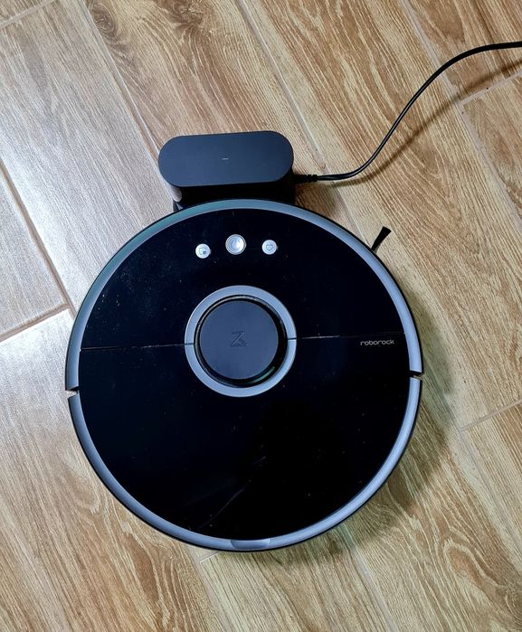 Продам пылесос "roborock".