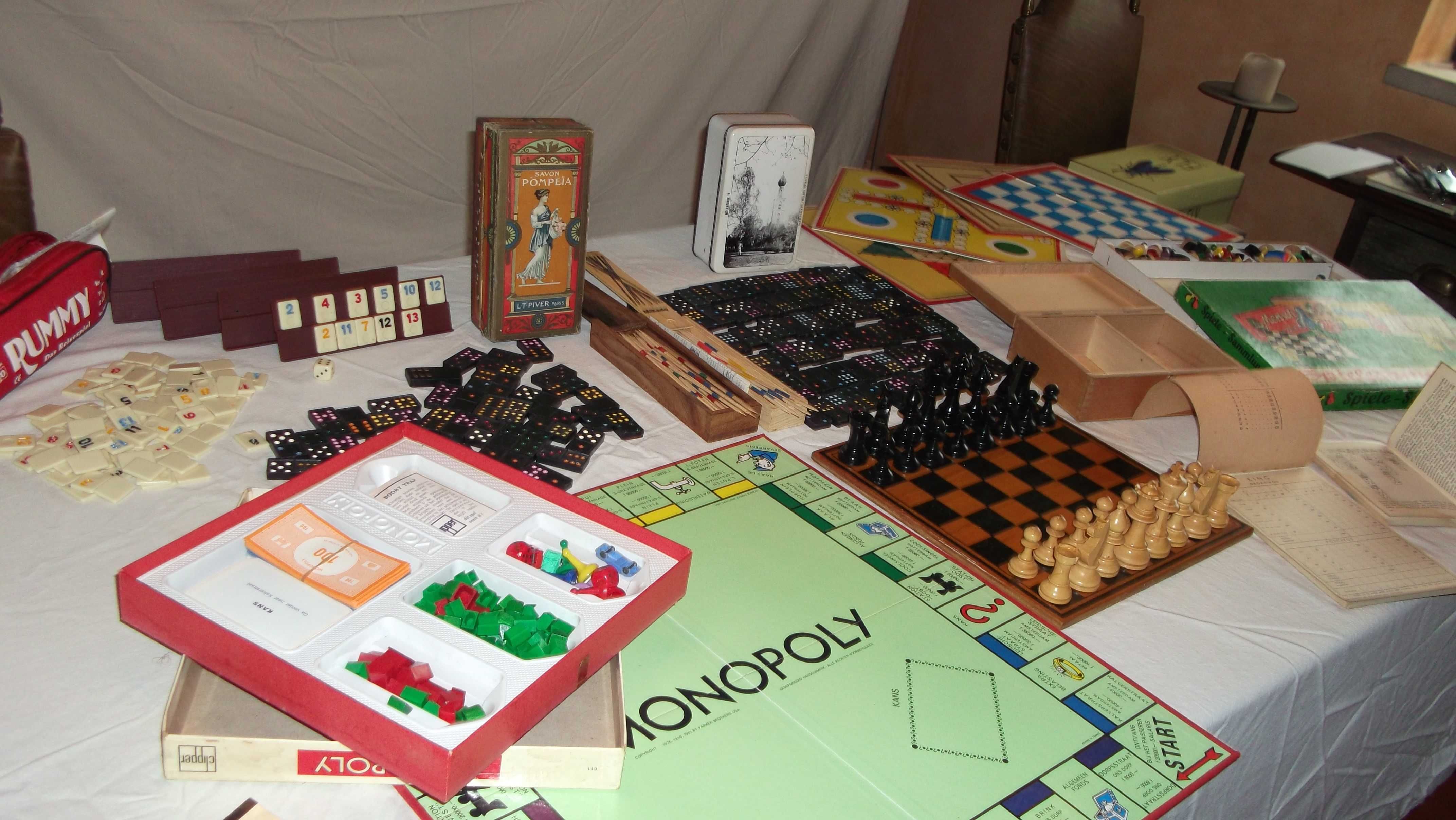 CONJUNTO DE 11 x JOGOS DE MESA