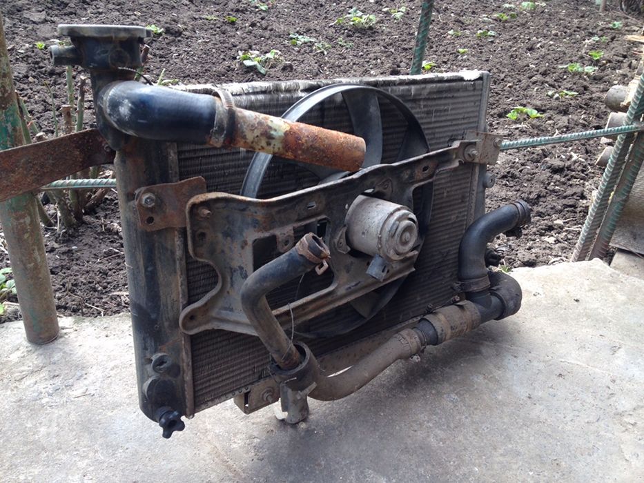 Продам радіатор + вентелятор охолодження Nissan cherry