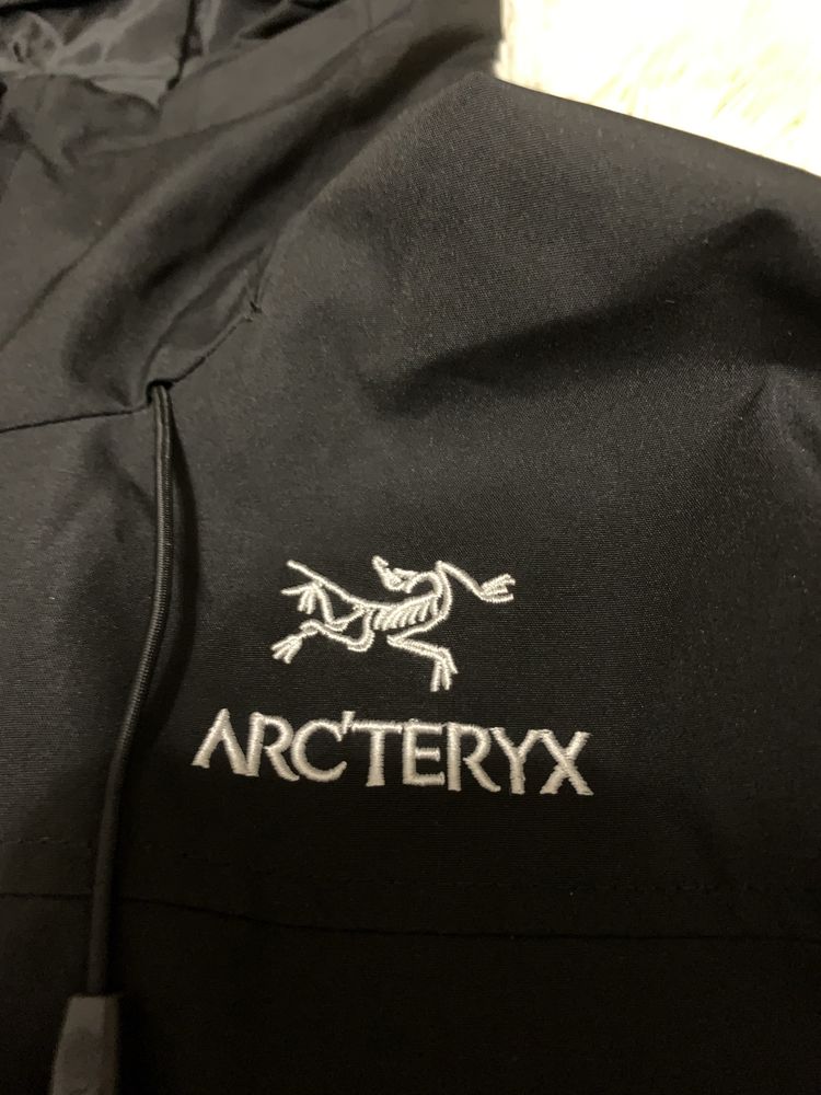 Вітровка arcteryx