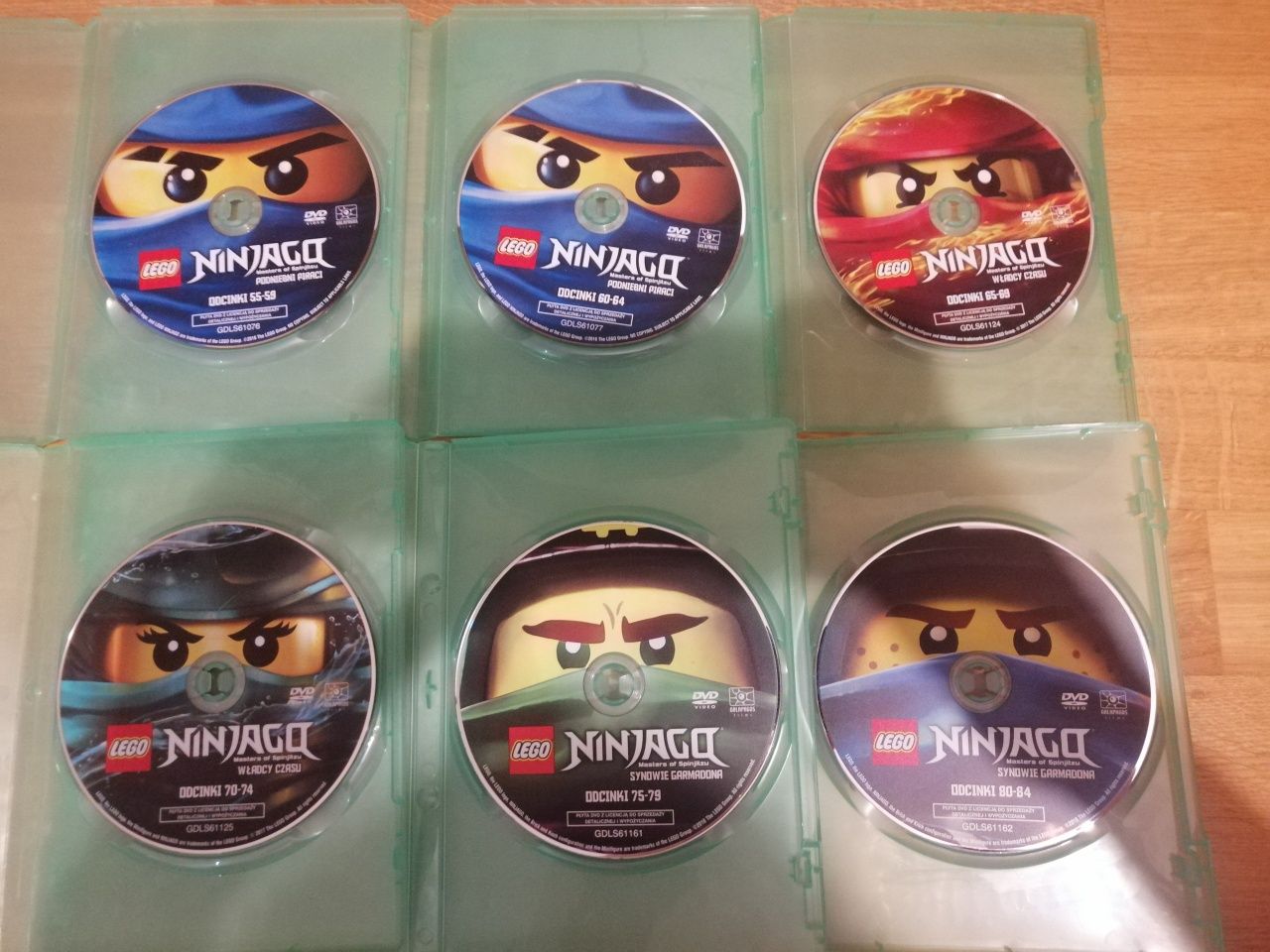 LEGO Ninjago, serial na DVD.