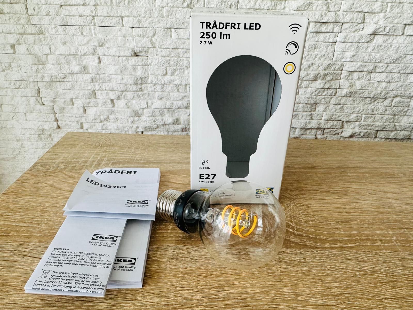 Żarówka IKEA Led E27 250 Lumenów Kula Przezroczysta