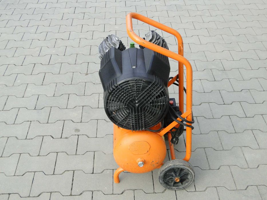 Kompresor olejowy Sprężarka FIAC PROFESJONALNY 2 TŁOKI V mocny Germany