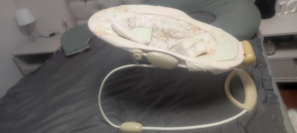 Leżaczek leżak bujak Bujaczek elektryczny z funkcją wibracji muzyki ko