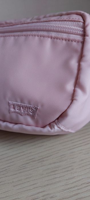 Levis новая сумка сумочка на пояс через плечо.