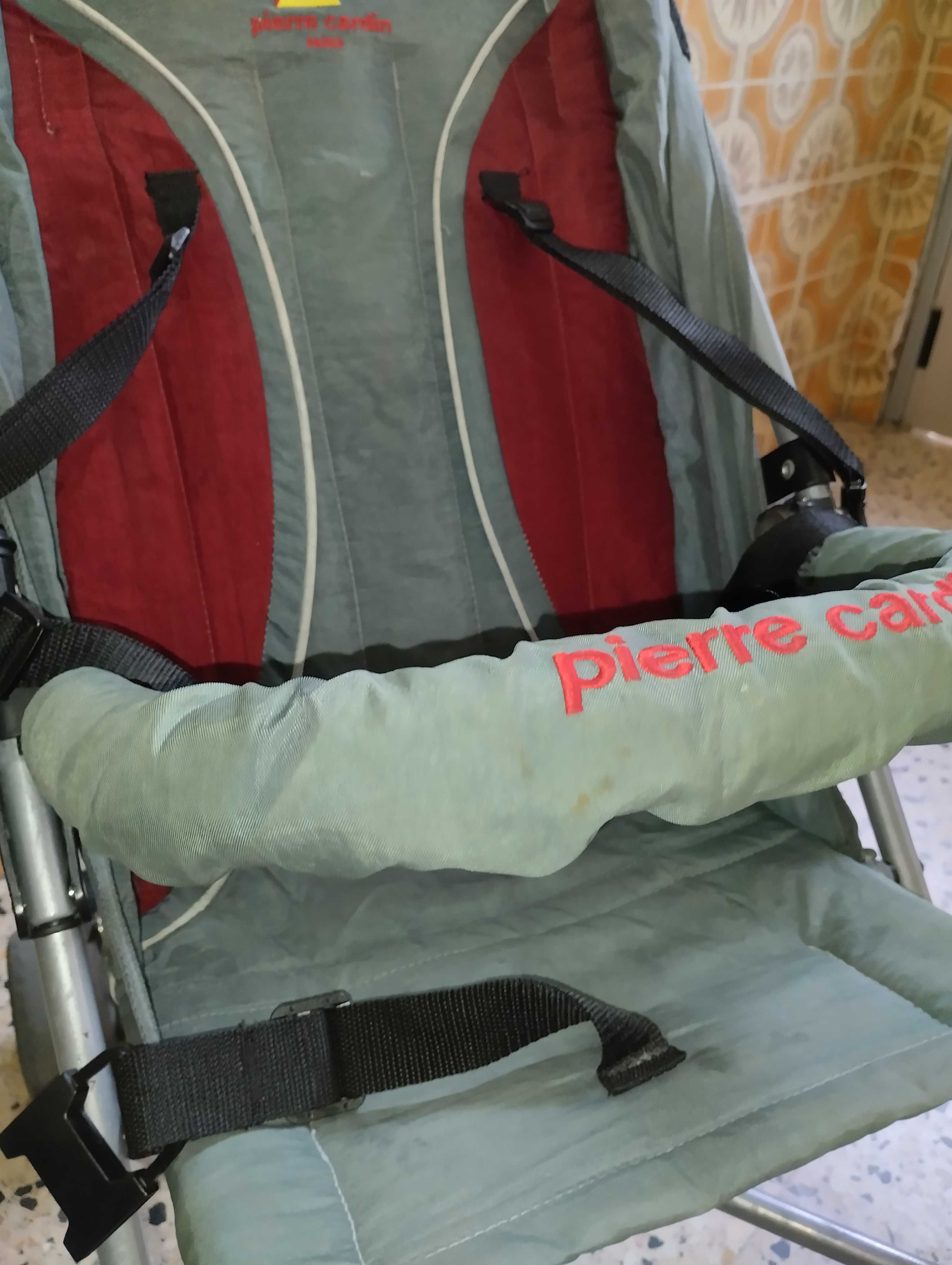 Cadeira de passeio de criança