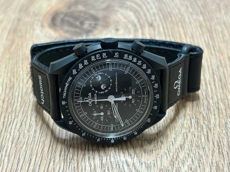 Swatch x Omega Bioceramic Moonswatch Mission To Moonphase Snoopy
