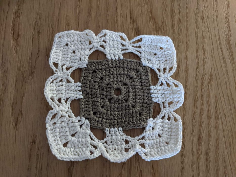 Bieżnik serwetka szydełkowa obrus piękna rękodzieło gratis 102/49