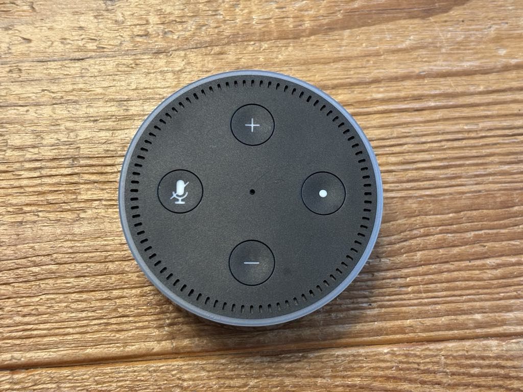 Amazon Echo Dot (RS03QR) Alexa