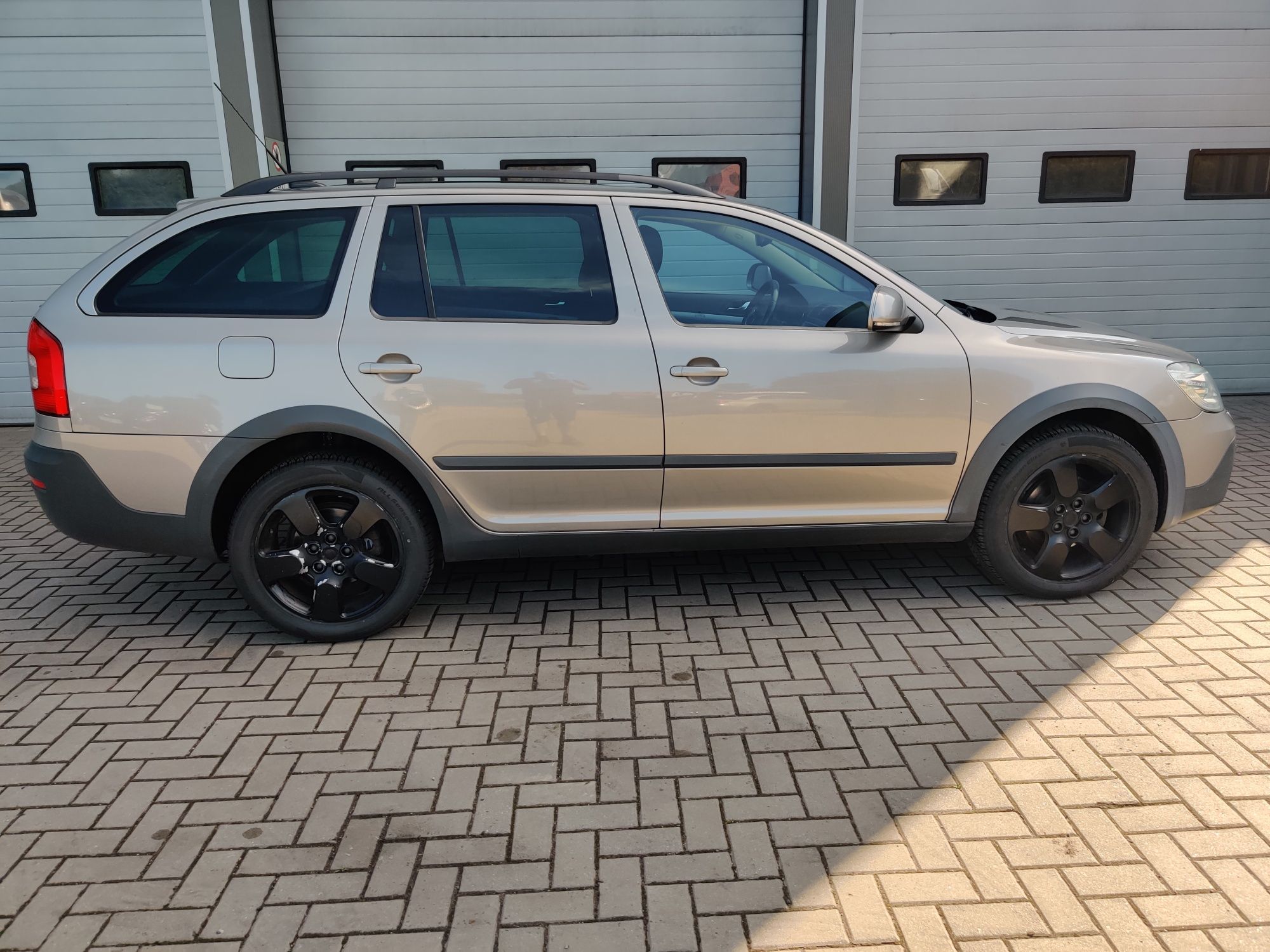 Skoda 4x4/scout/navigacja/xenon/hak/tempomat/