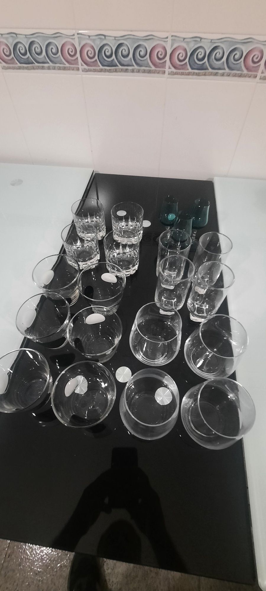 Conjunto de vários copos de várias marcas