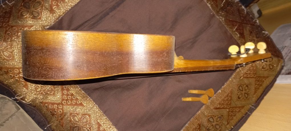Cavaquinho artesanal