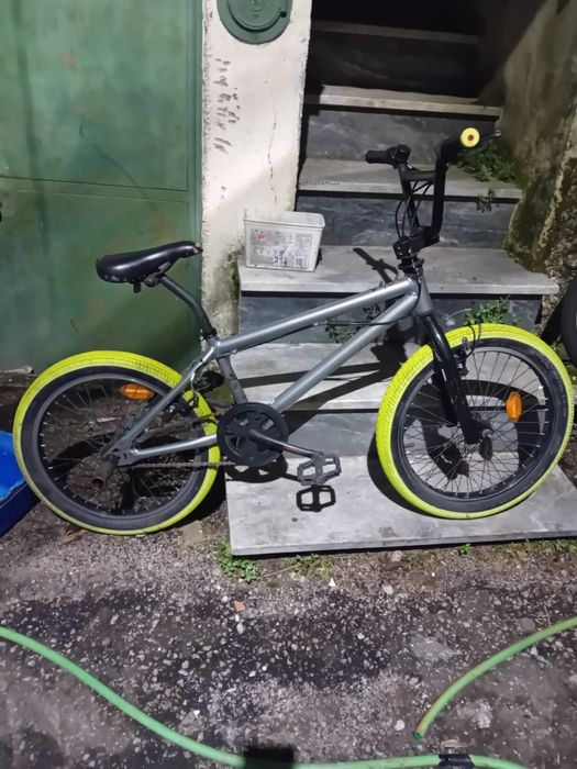 Bwx esta em bom estado esta como nova