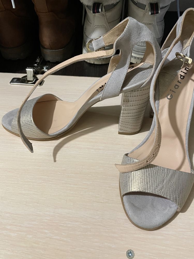 Кожаная обувь босоножки Giardini