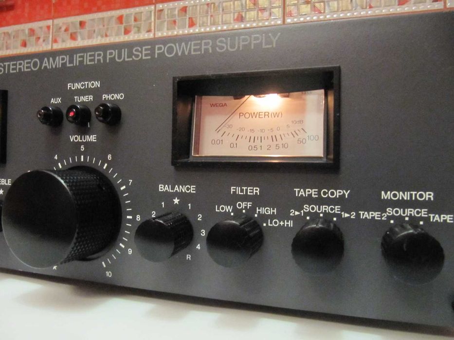 ДОБРОТНИЙ Підсилювач від SONY - Wega JPS 351V-130 HI-FI *Gold Vintage