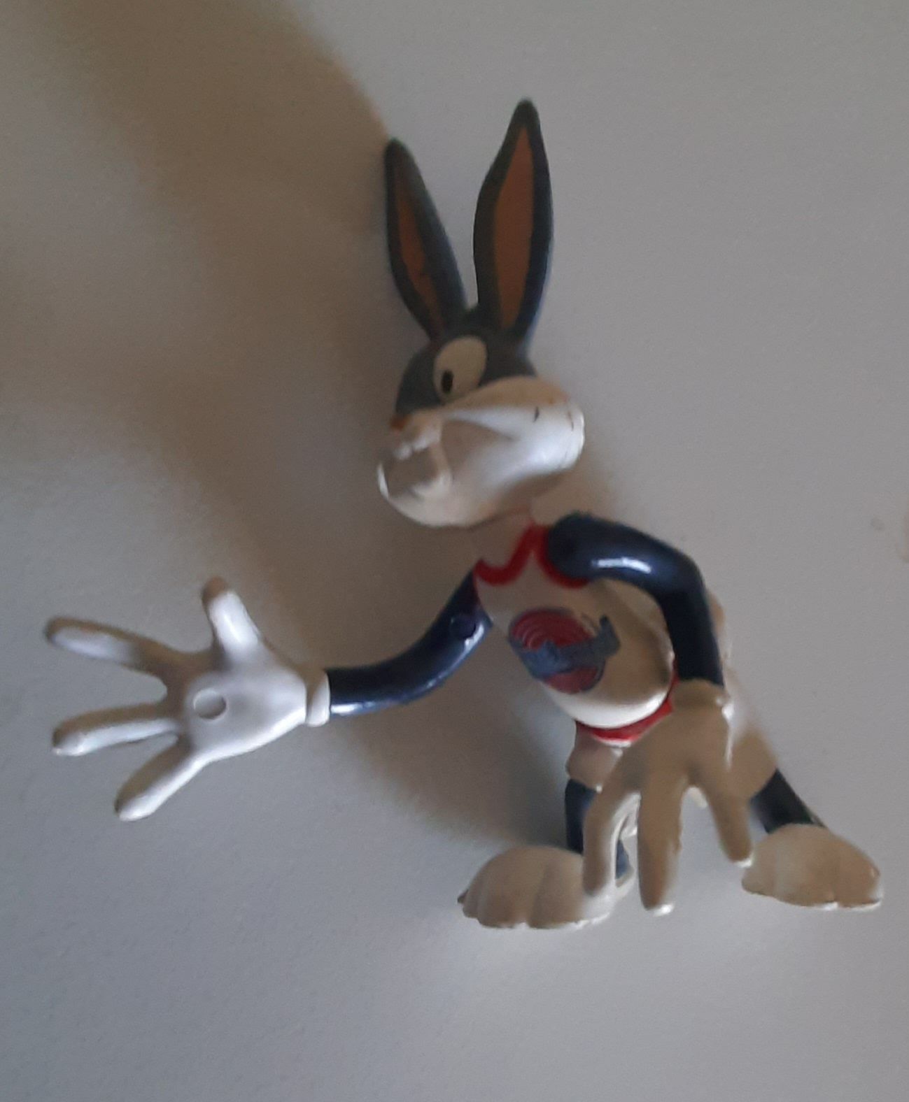 4 Figuras coleccionáveis/Michael Jordan com Bugs Bunny e Road Runner