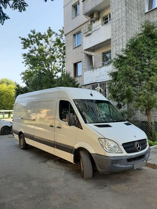Вантажні перевезення львів. Грузове таксі бус 4.2м