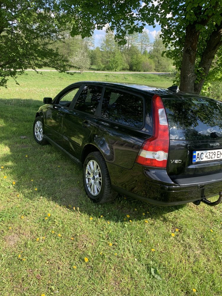 Volvo v50 2006.