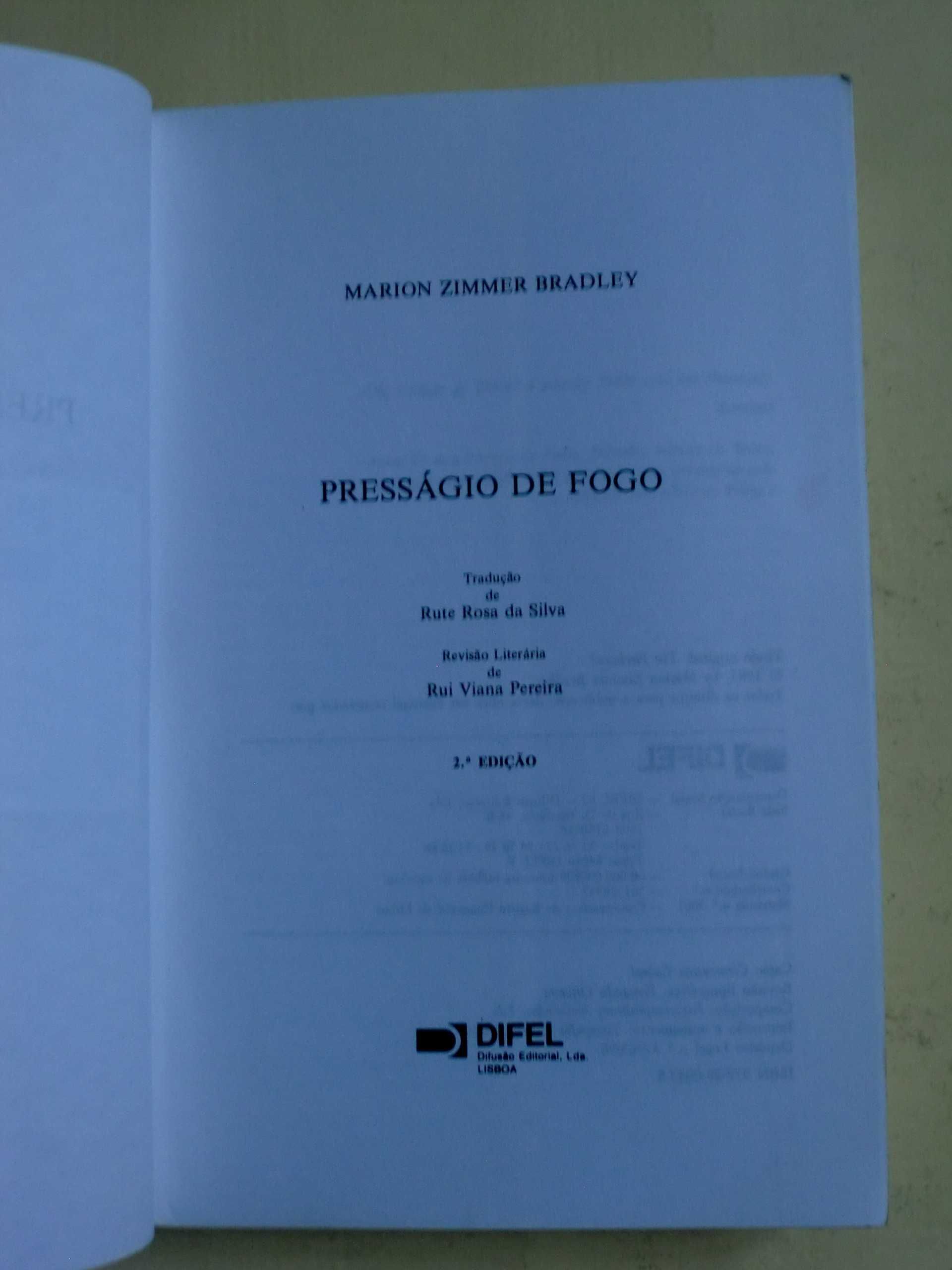 Presságio de Fogo
de Marion Zimmer Bradley