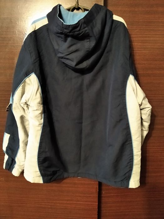 Продам весеннюю куртку