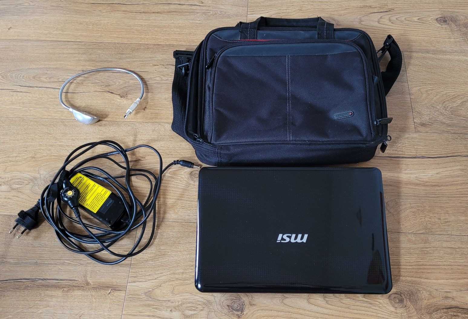 Laptop msi 1245 torba i zasilacz