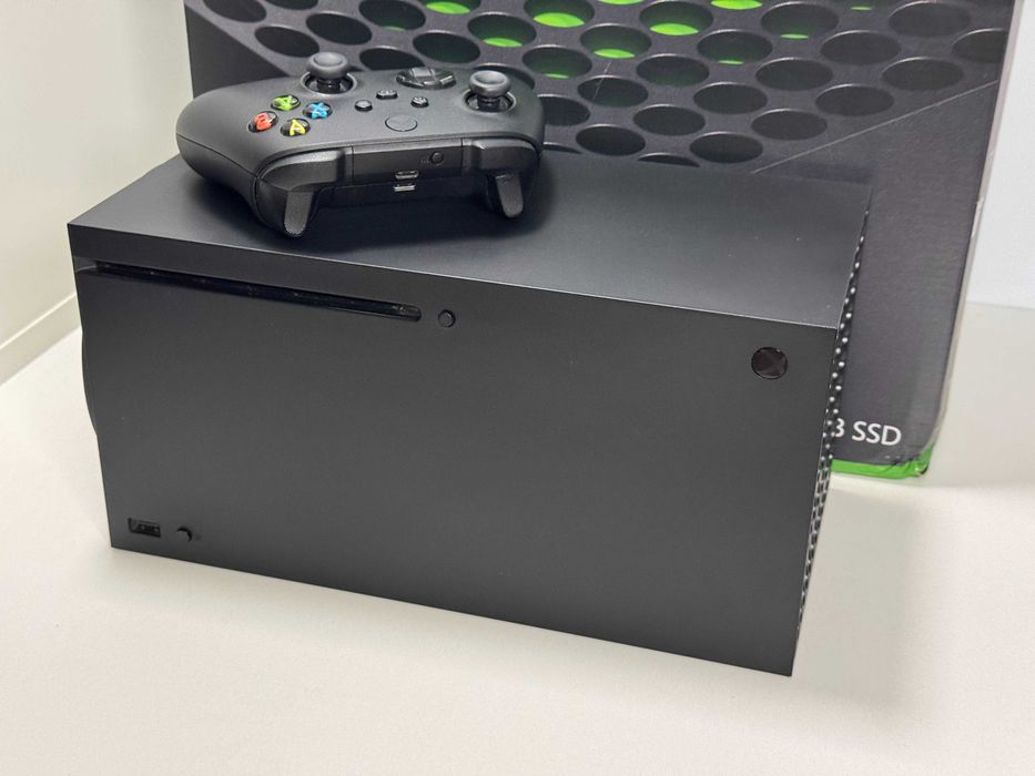 Konsola XBOX Series X 1TB z Padem Pudłem i Akumulatorami Gwarancja