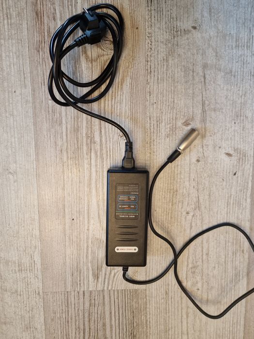 Ładowarka do rowerów elektrycznych SHC-8100LC