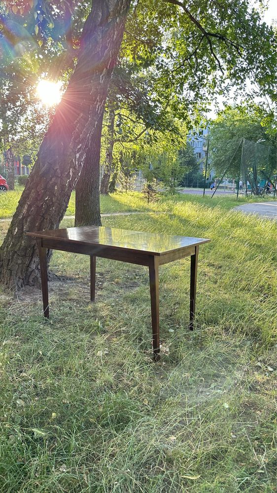 Stół PRL – rozkładany, brąz