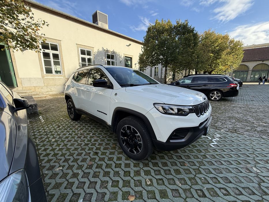 Jeep Compass 4xE Trailhawk full extras como novo