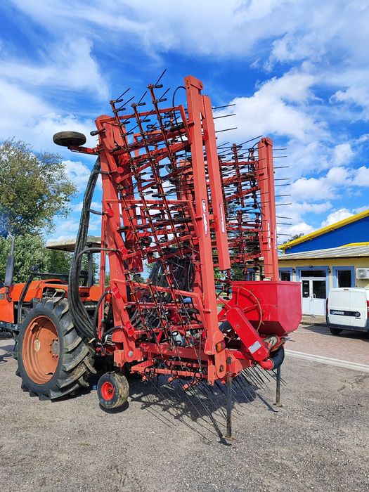 Brona, chwastownik elastyczny CMN FW12000 z siewnikiem Vaderstad