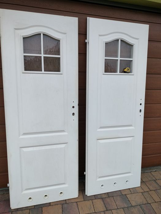 Sprzedam drzwi łazienkowe.