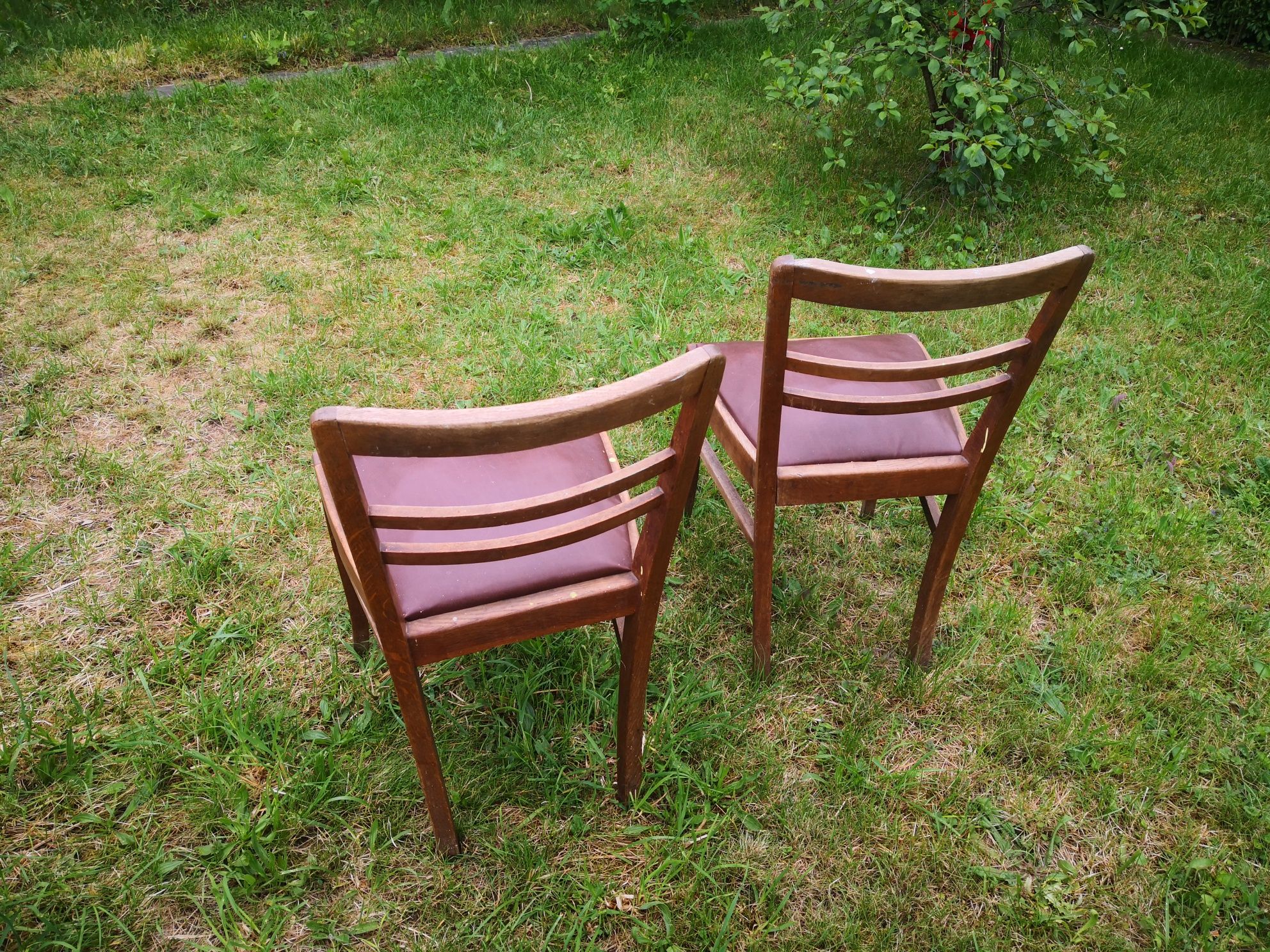 Stare krzesła do renowacji