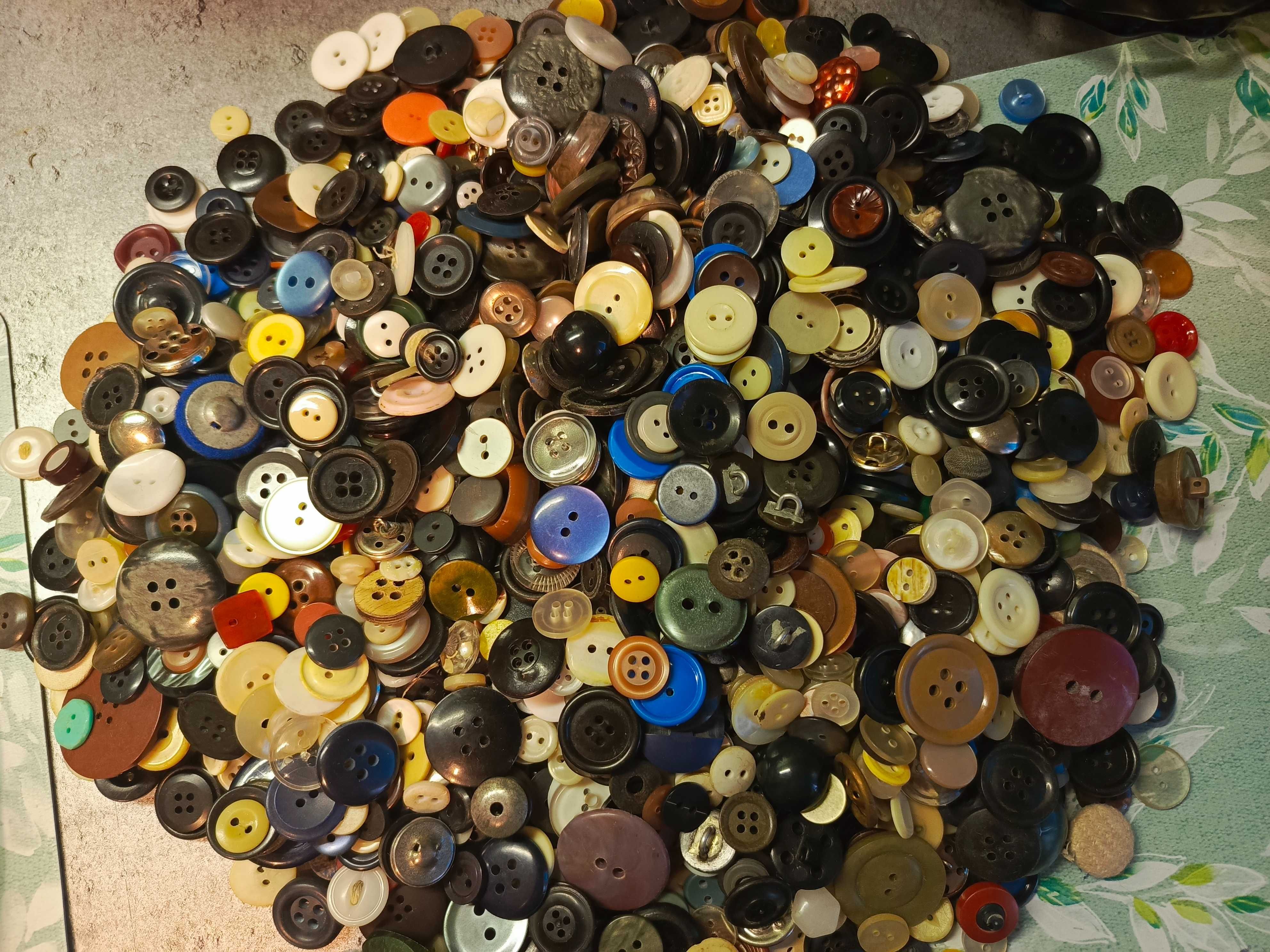 Olbrzymia kolekcja  guzików