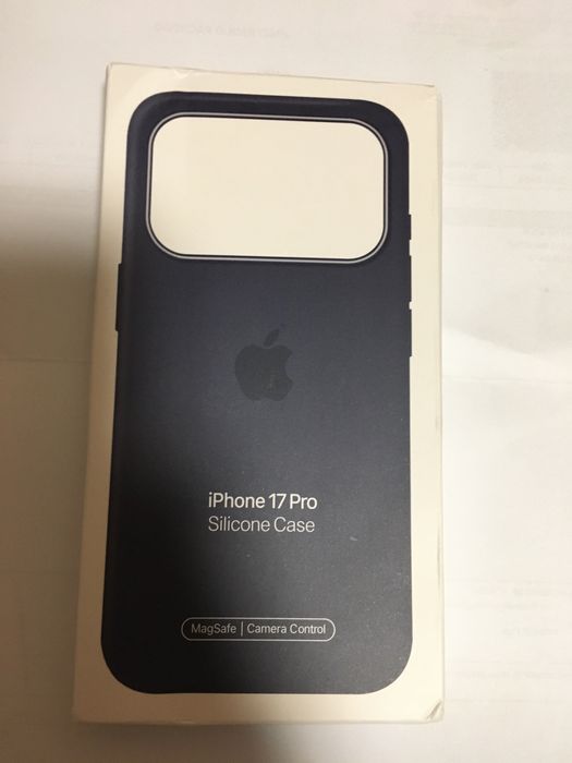 Capa em Silicone c/ MagSafe iPhone 17 Pro – Meia-Noite