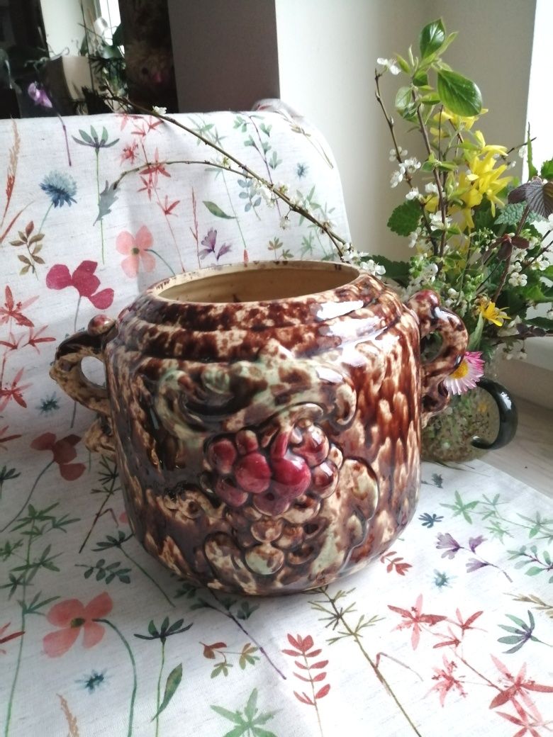 Ceramiczny stary garnek