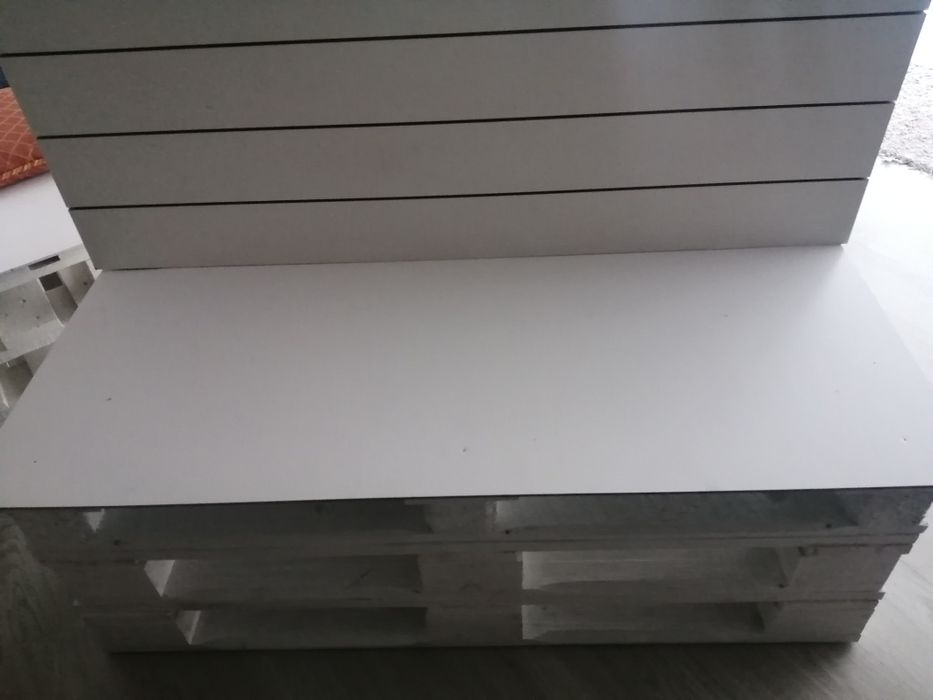 Bancos de Madeira Brancos