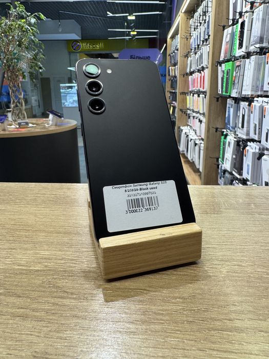 Вживаний Samsung Galaxy S23 8/256GB Black в Ябко трц Квартал