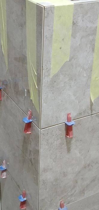 Виконуємо  укладка плитки.