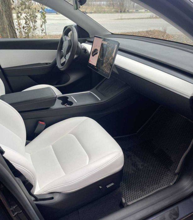 Прокат оренда авто Мерседес, Акура, Тесла