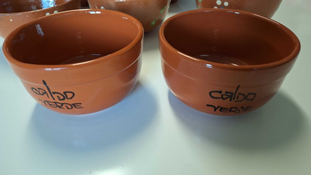Tigelas para caldo verde tradicionais em barro