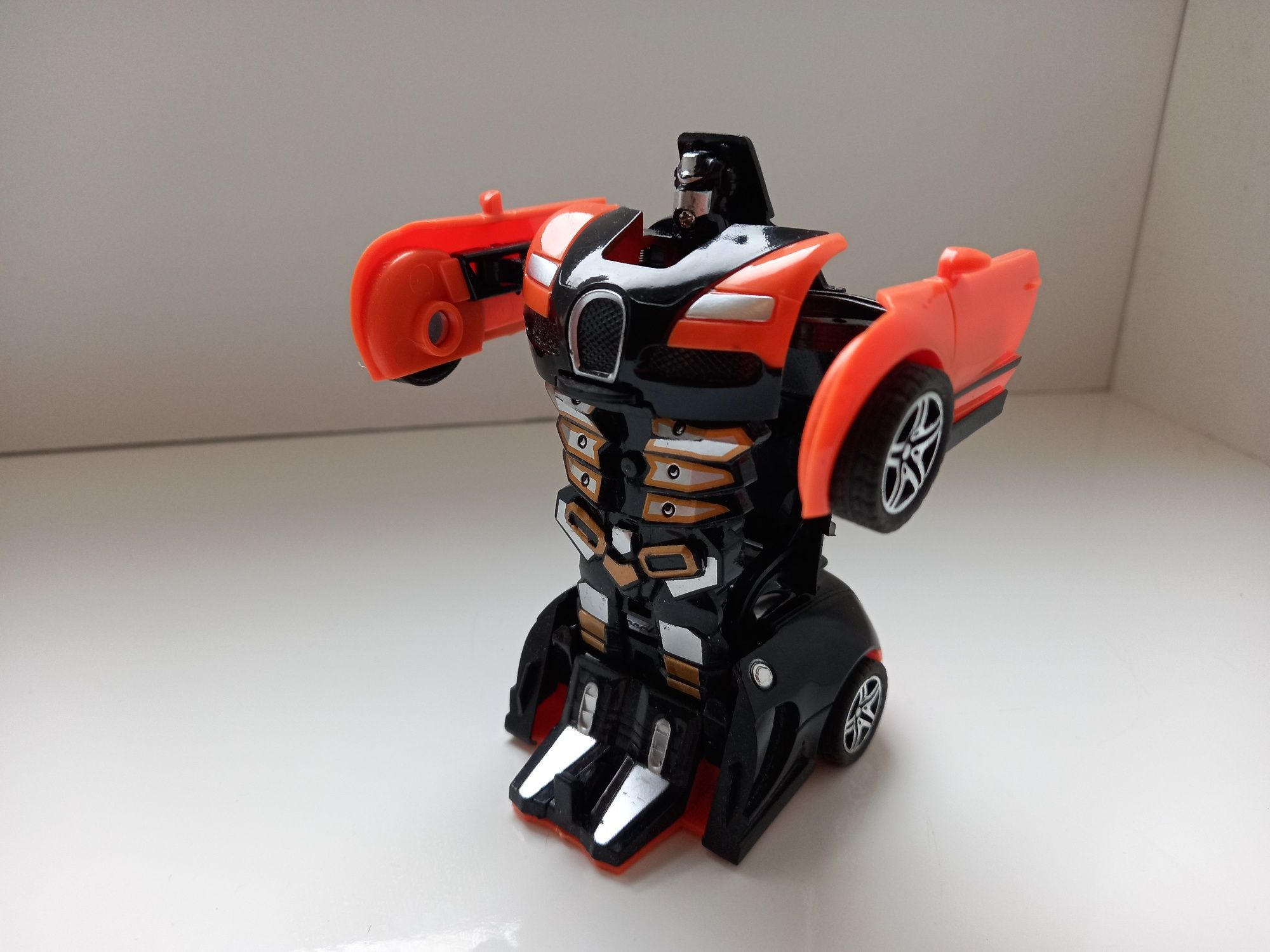 Машинка трансформер Bugatti инерционная машинка игрушечная