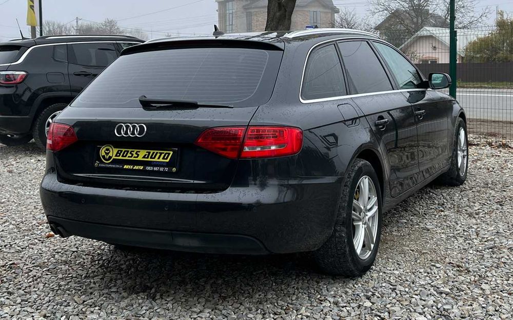 Audi A4  2010 рік