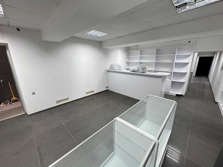 Соборная/Потемкинская фасадное помещения в цоколе 97м 55000$