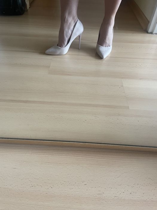 Szpilki bezowe deezee r37