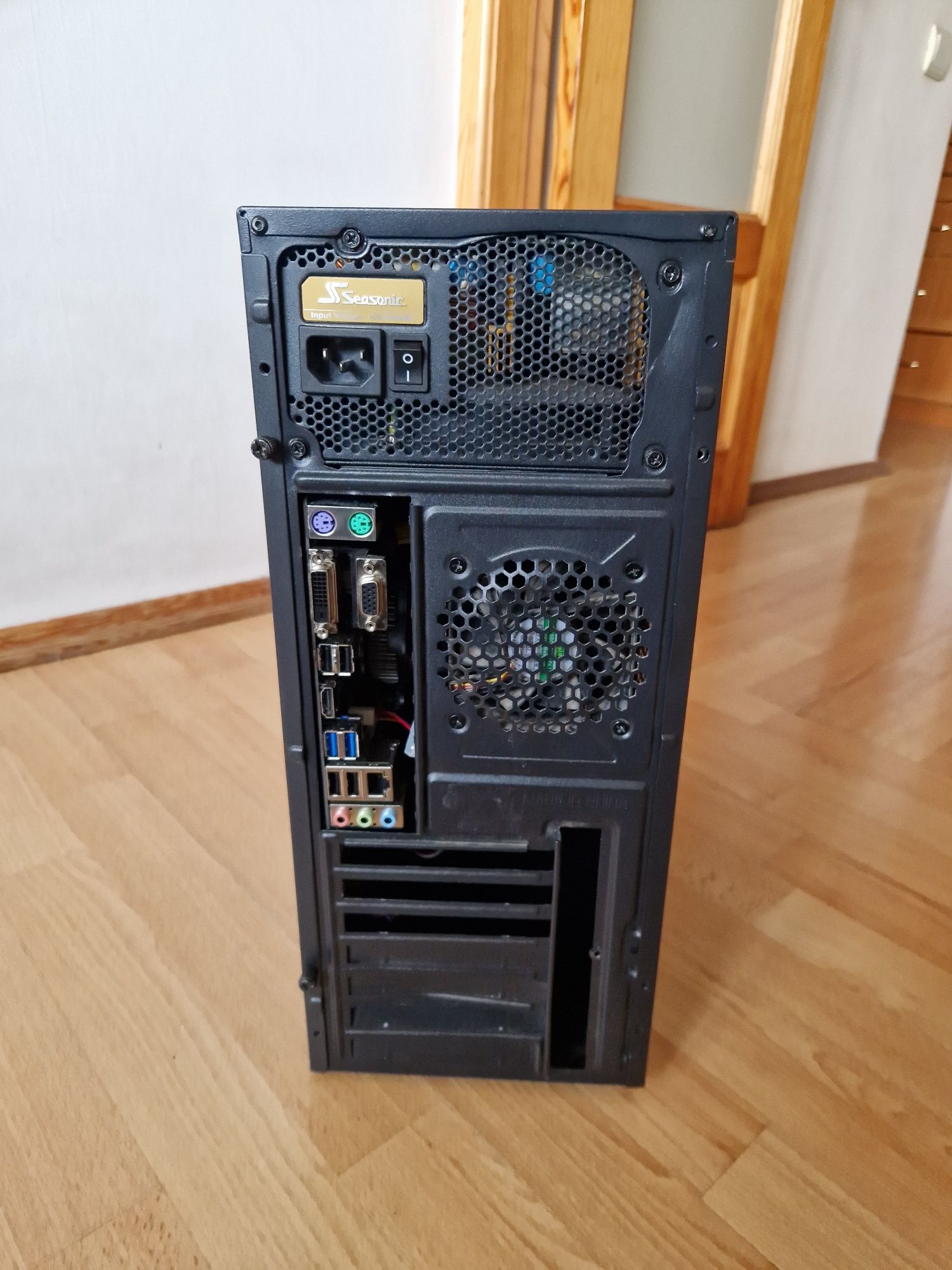 AEROCOOL два кулера Корпус для системного блока